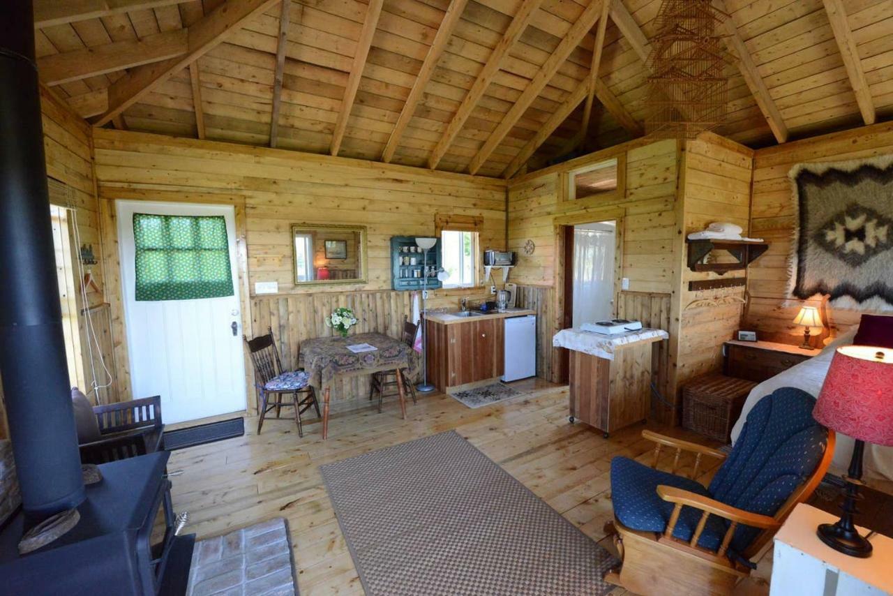Maregold Centre - Juniper Cabin And Rose Cabin Victoria Beach Esterno foto